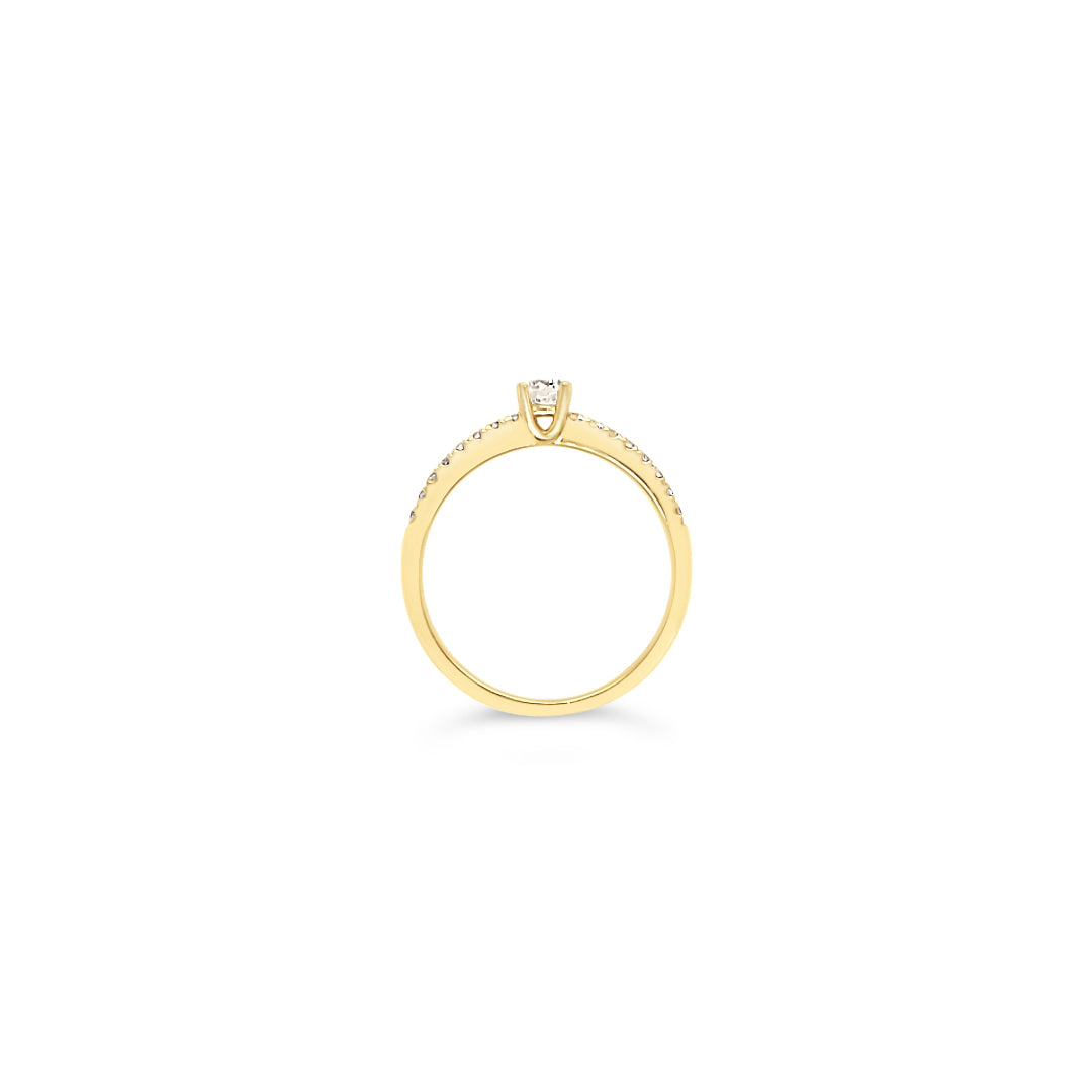 Anillo de oro con 1 diamante central