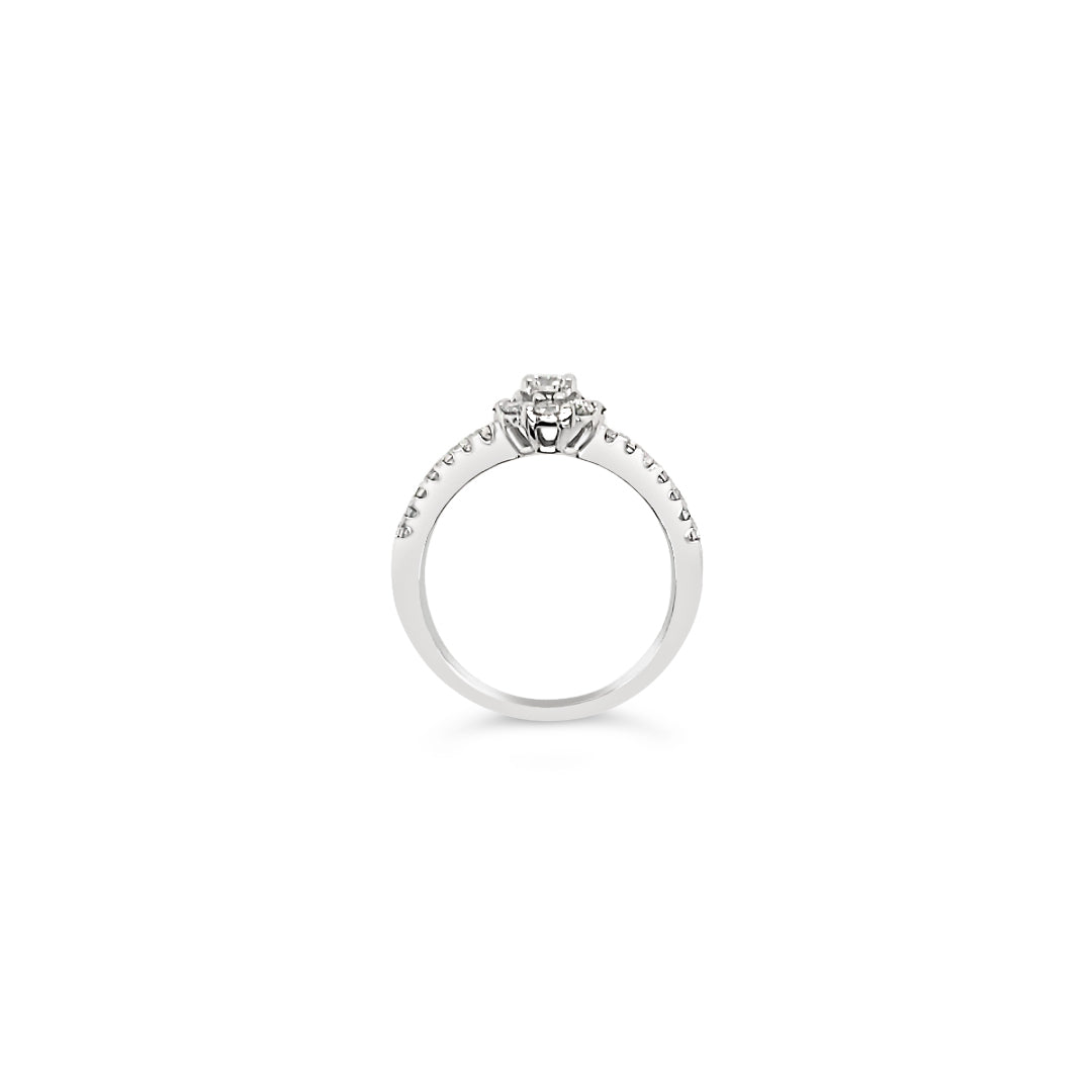Anillo de platino forma flor.