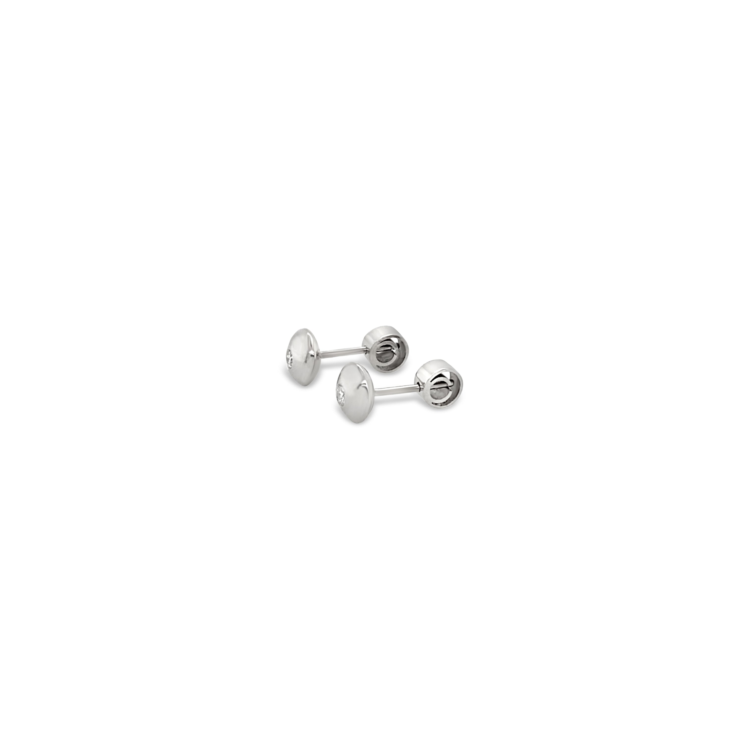 Aros de oro blanco con diamantes para niñitas.