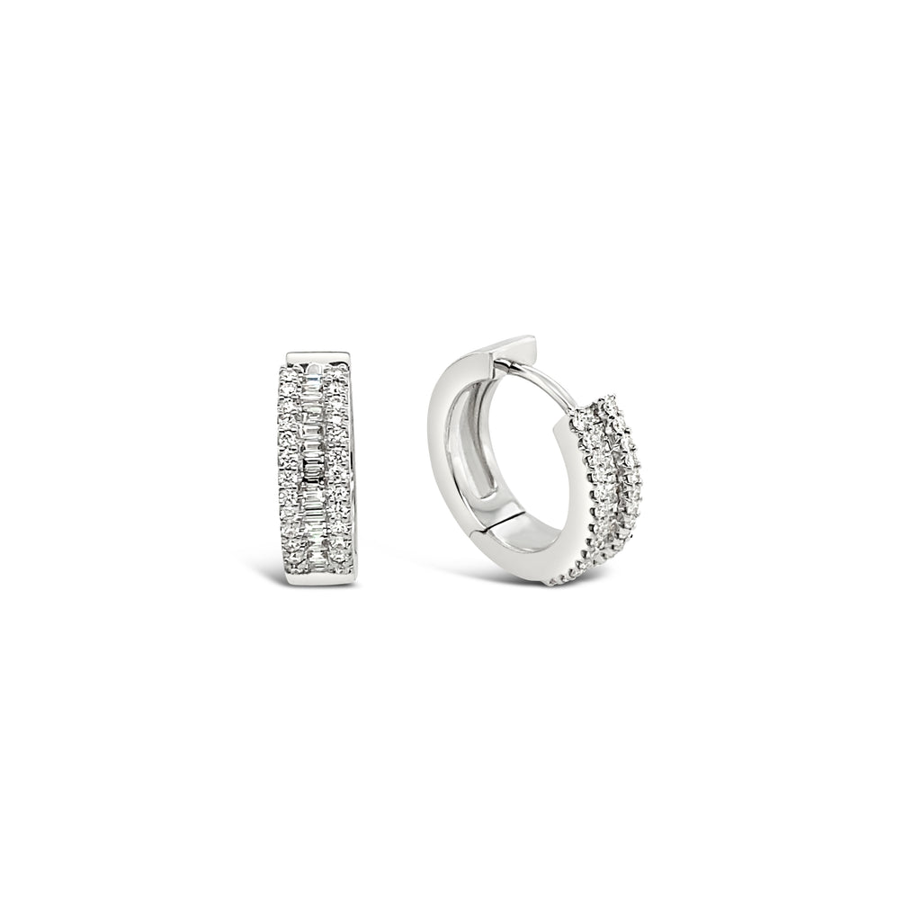 Aros de oro blanco 18k con diamantes.