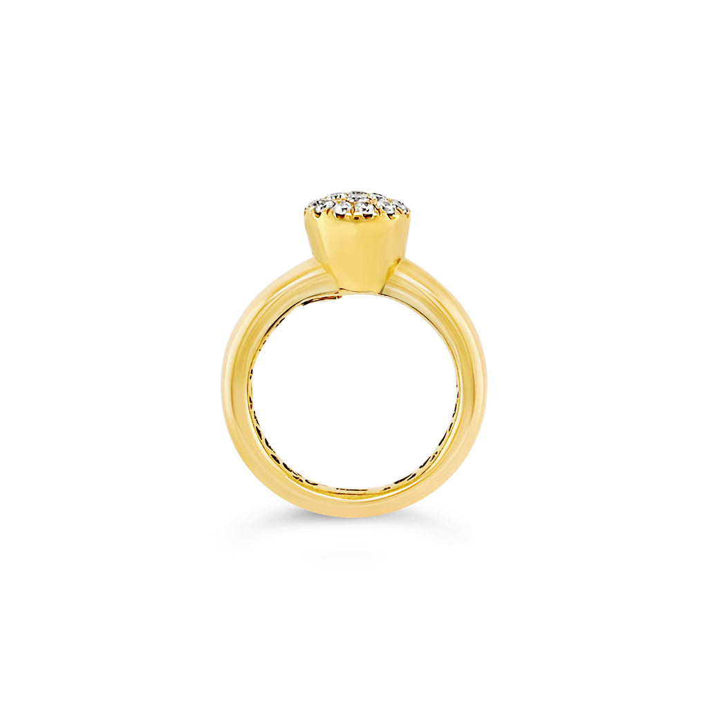Anillo oro amarillo Pavé redondo diamantes.