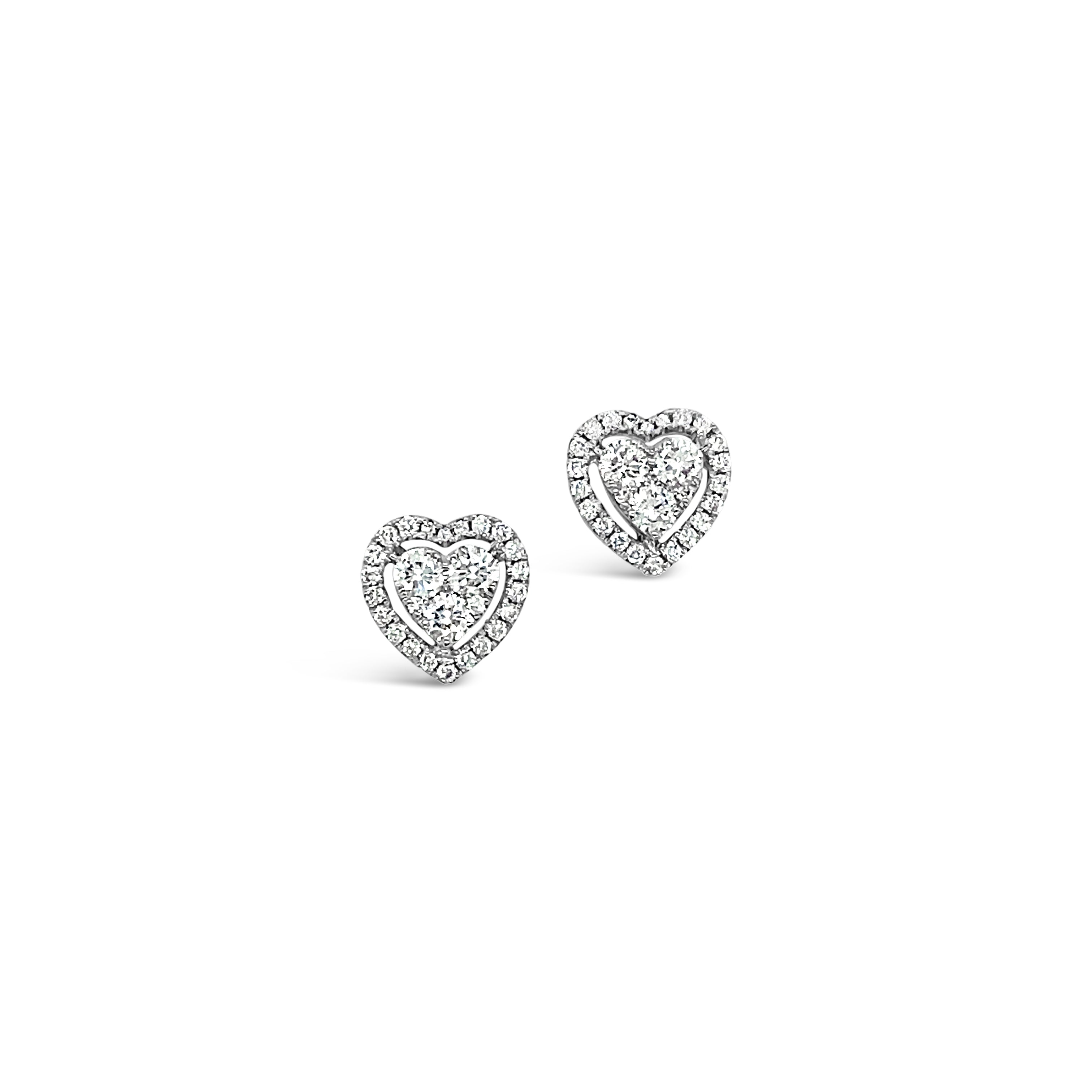 Aros de corazón con diamantes.
