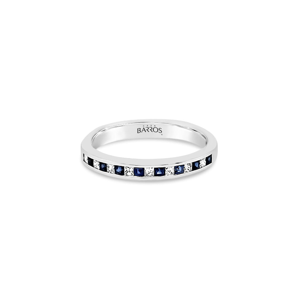 Anillo de oro blanco con zafiros y diamantes