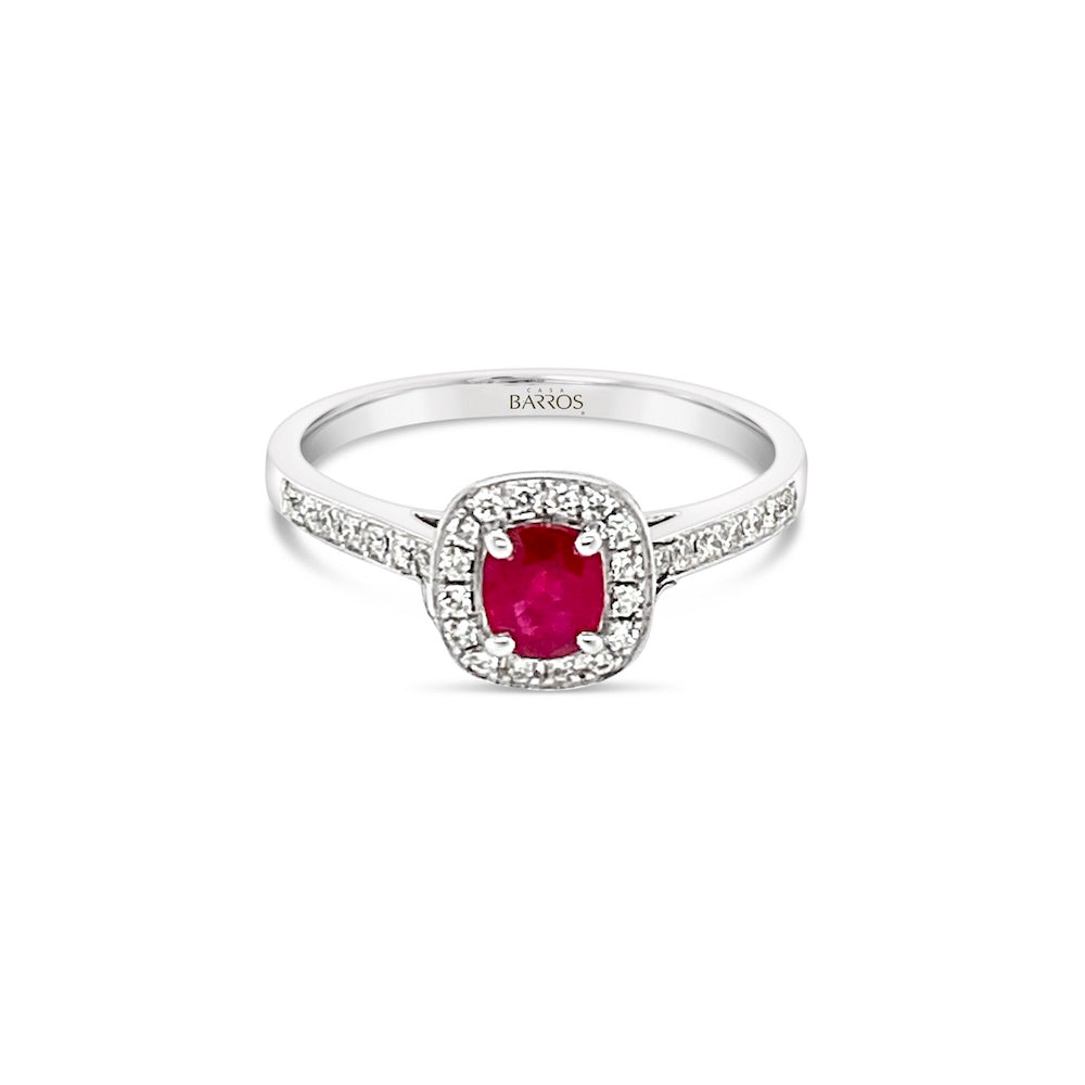 Anillo de oro blanco con rubí.