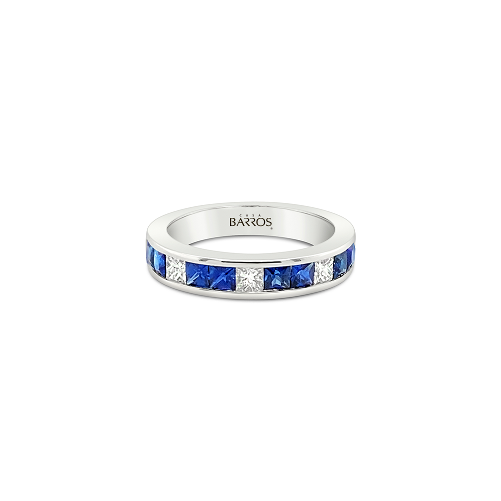 Anillo de zafiro y diamantes princess.