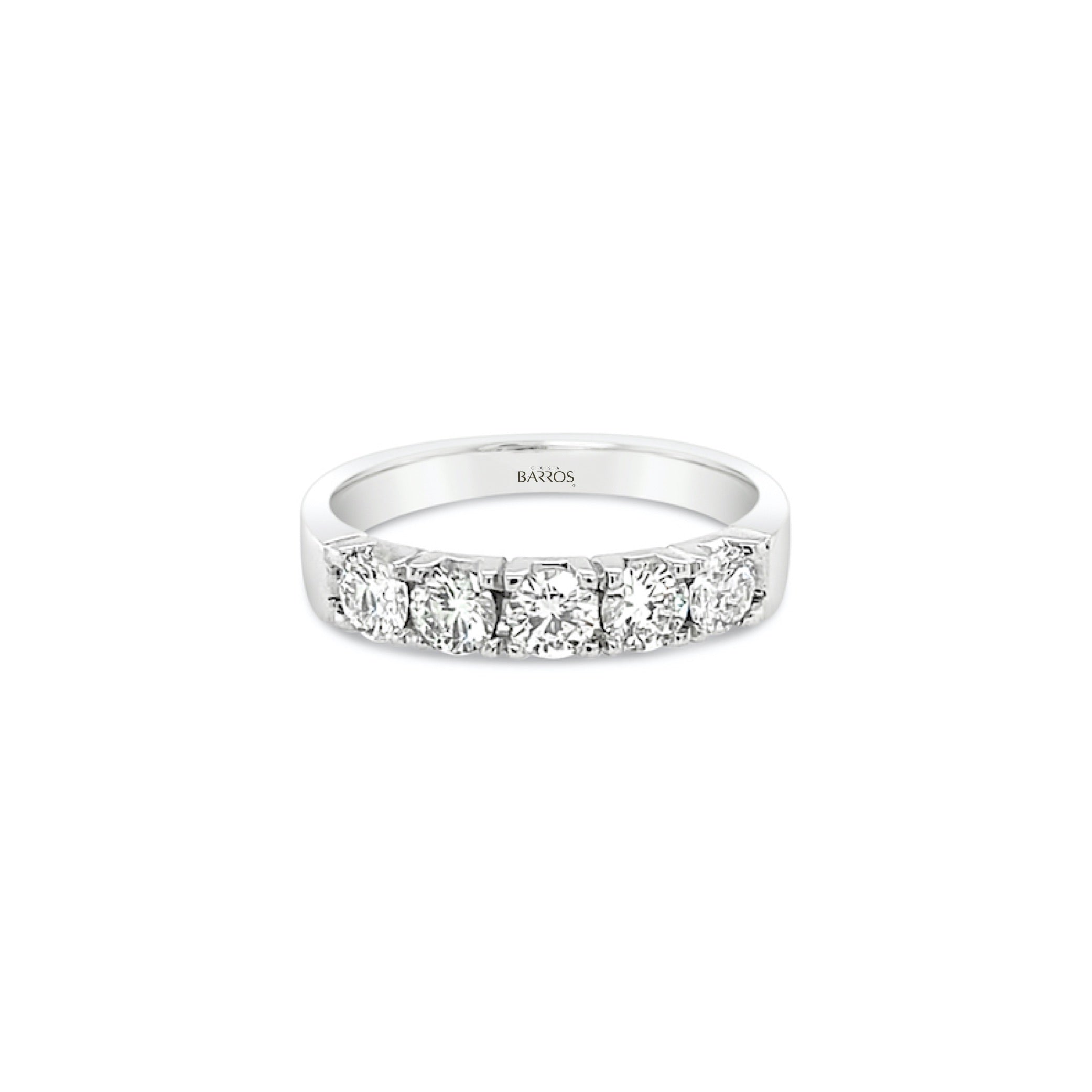 Anillo en grifas 5 diamantes.
