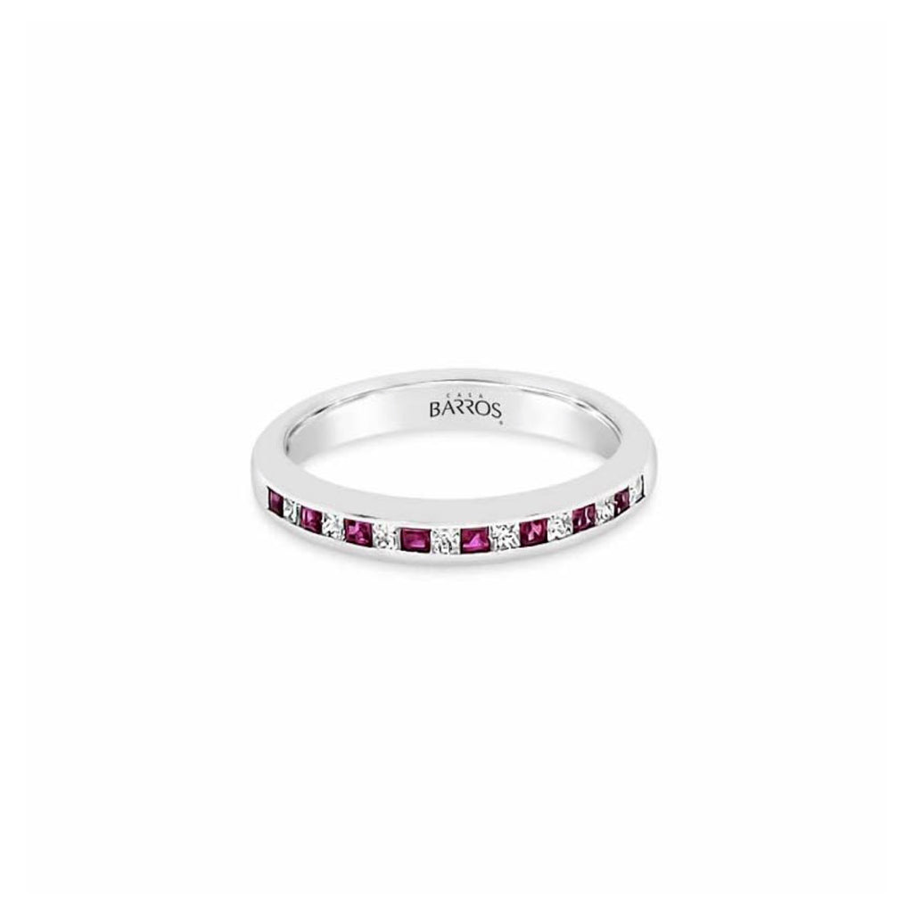 Anillo de oro blanco rubís y diamantes